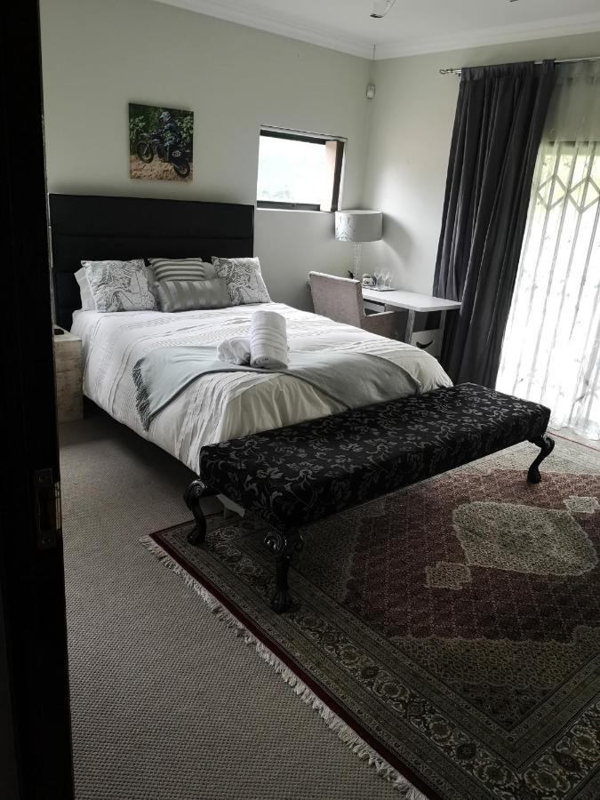 Bristow Luxury Suites With Back Up Power And Free Wi-Fi Roodepoort Exteriér fotografie